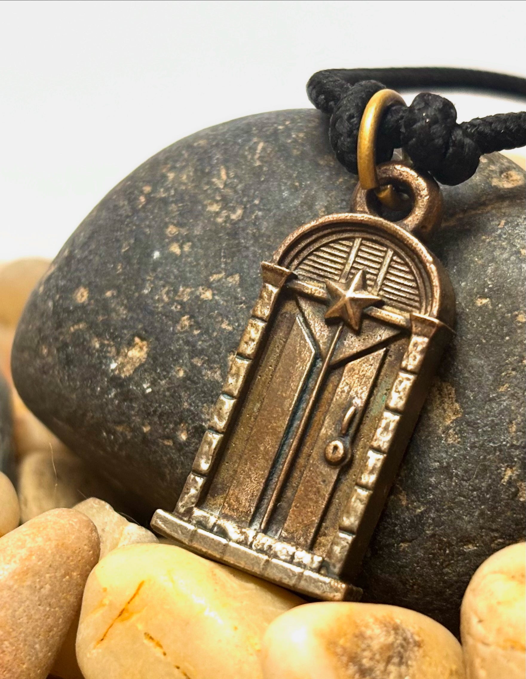 Puerta Bandera de San Juan, Bronze Pendant